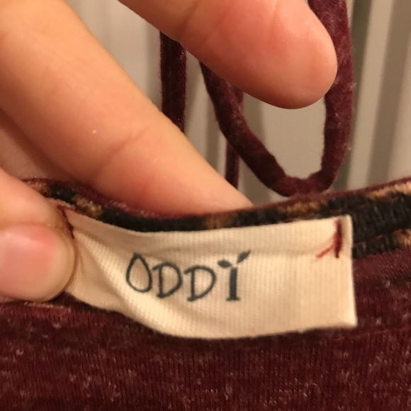 Burgundy top with bell sleeves - Picture 4 of 5